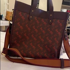 Coach Field tote 30